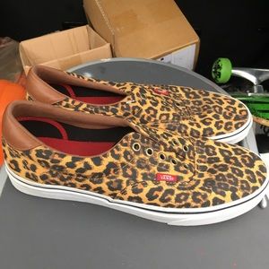 Leopard Vans